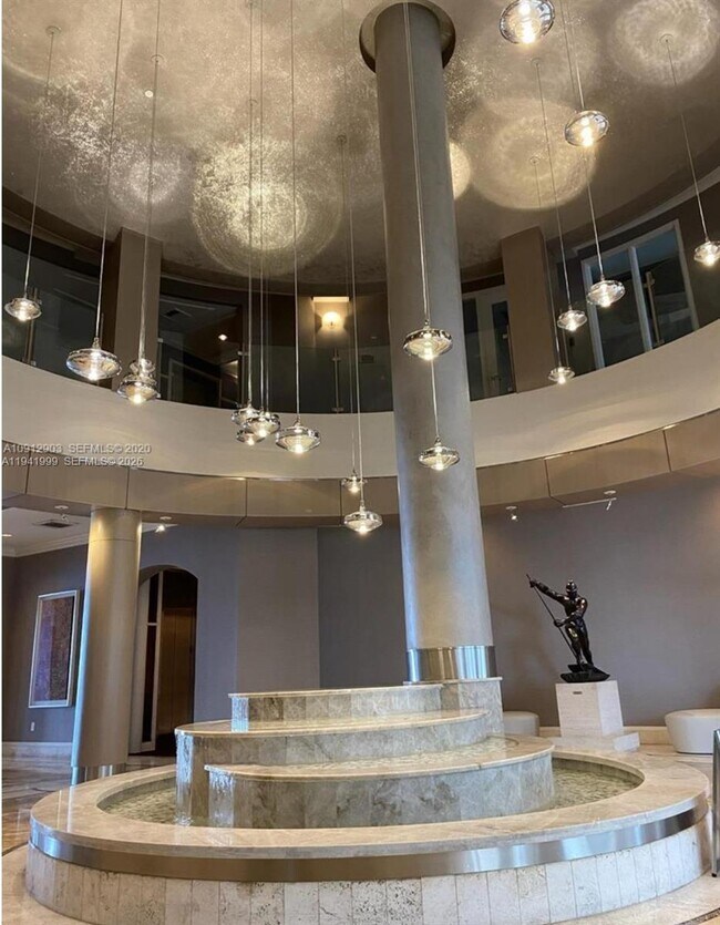 Building Photo - 808 Brickell Key Dr