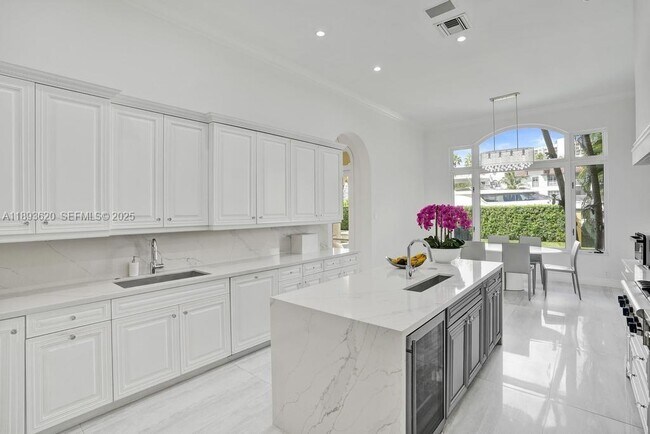 Foto del edificio - 17001 Collins Ave