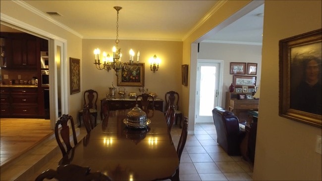 dining - 22442 Boating Way