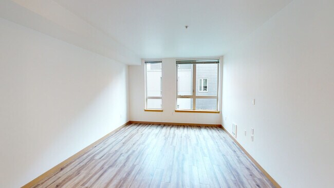 Interior Photo - CityLine