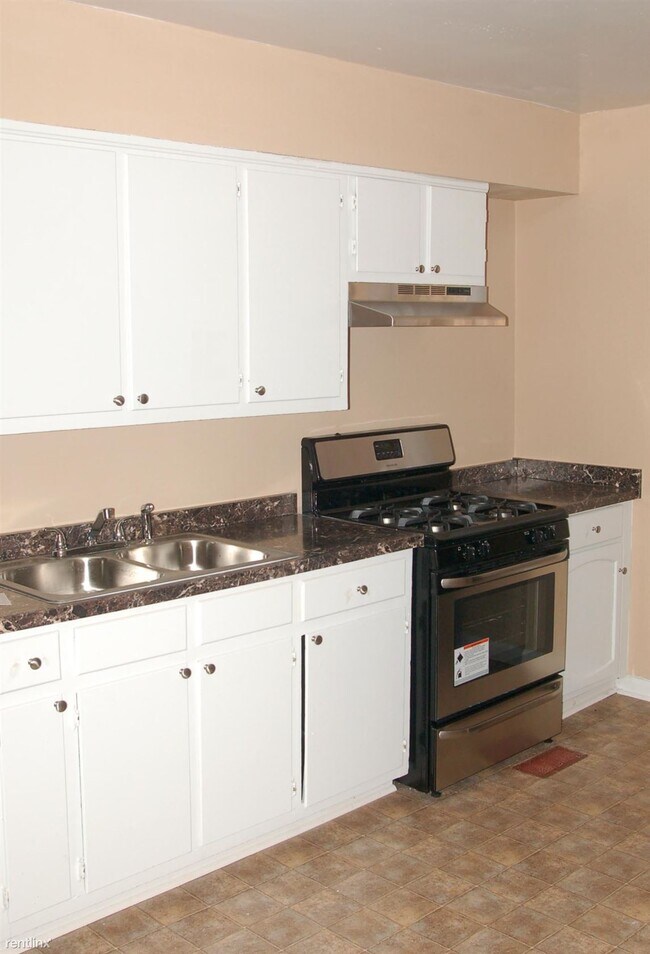 Foto del edificio - 2 br, 1 bath House - 1881 Broad Avenue