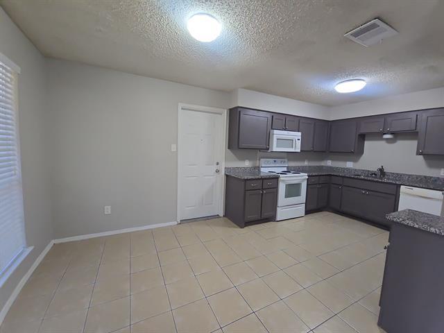 Foto del edificio - 6620 Lyndale Dr