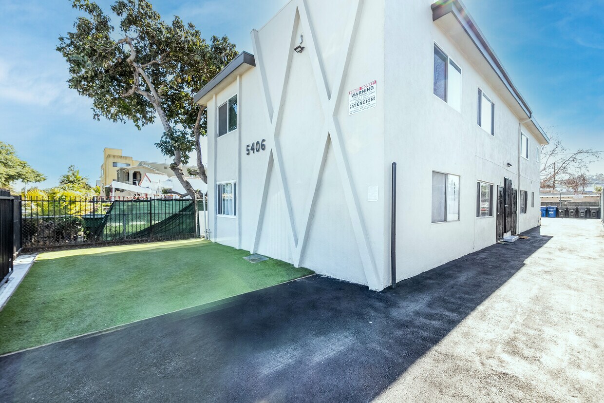 Foto principal - 5406 Blackwelder St