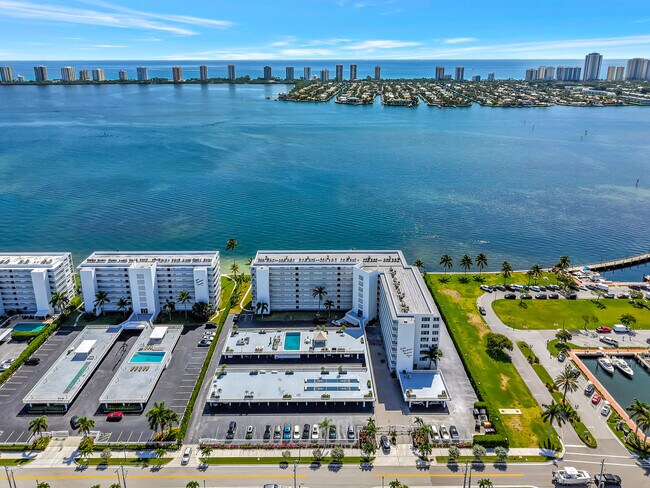 Foto del edificio - 301 Lake Shore Dr
