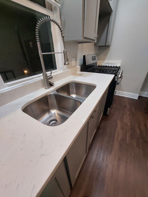 Building Photo - 2413 Painters St