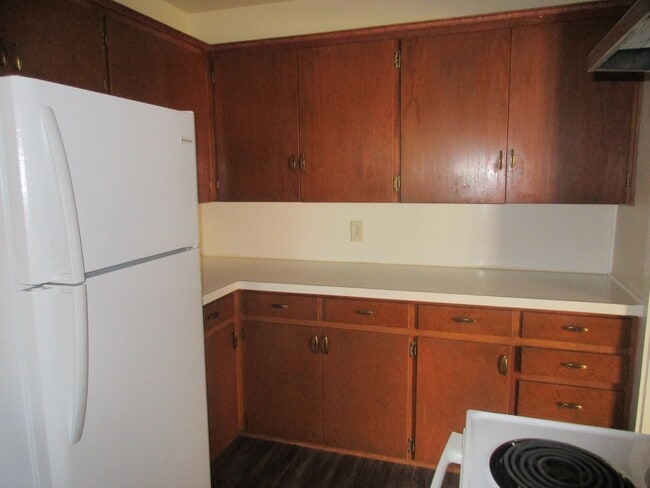 Building Photo - 1/1 Duplex with Carport