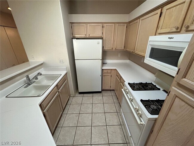 Foto del edificio - 5415 W Harmon Ave