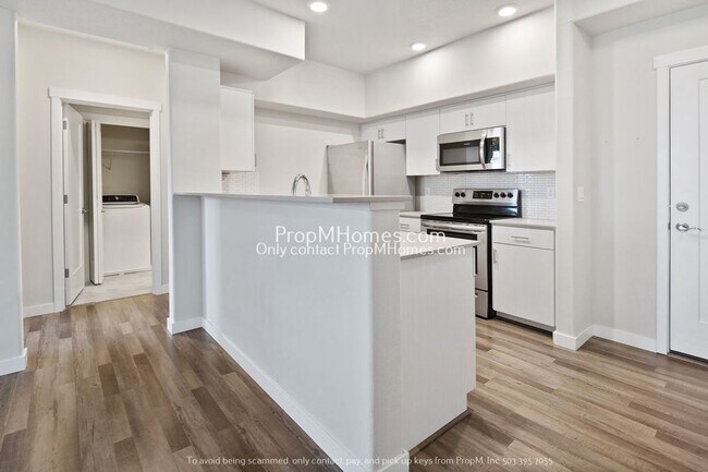 Building Photo - Your Dream Condo Awaits: Spacious Two-Bedr...