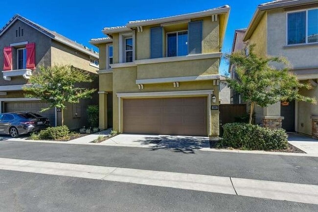 Foto del edificio - NICE TWO STORY HOME IN WEST ROSEVILLE!