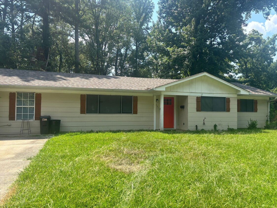 Photo - 151 Chatham Circle Jackson, MS 39206