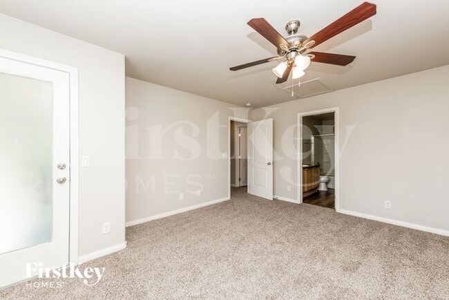 Foto del edificio - 10550 W Gilmore Ave