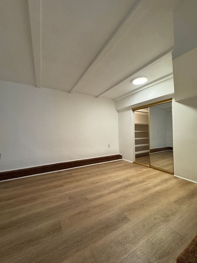 Interior Photo - Hayworth Courtyard Apartments – West Hollywood Living