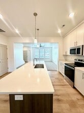 Building Photo - 3389 1010 W