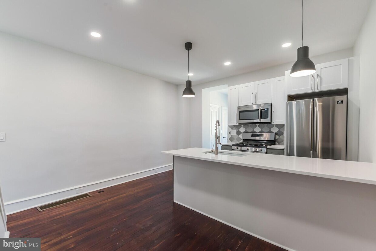 416 Monastery Ave, Philadelphia, PA 19128