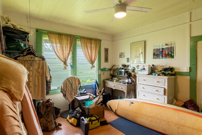 Building Photo - 398 Ohai St