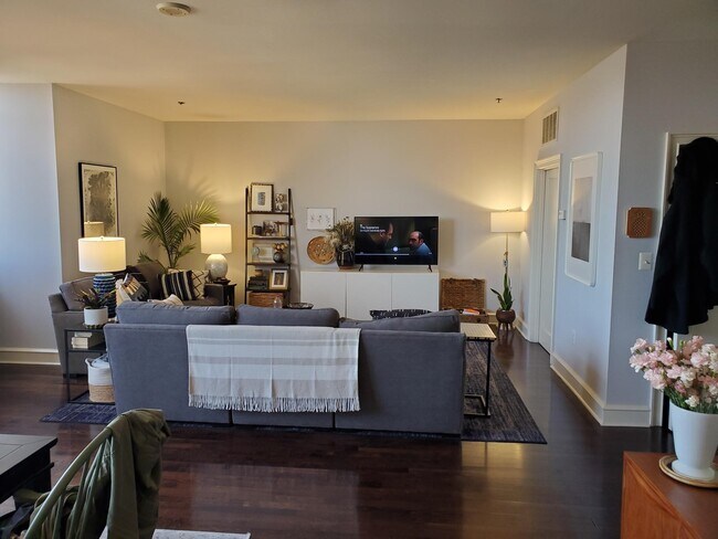 Living Room - 201 N 8th St