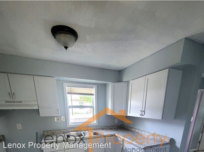 Foto del edificio - 3 br, 1.5 bath House - 20791 Colman St