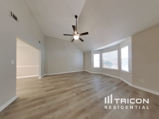 Building Photo - 3305 N Winds Trail
