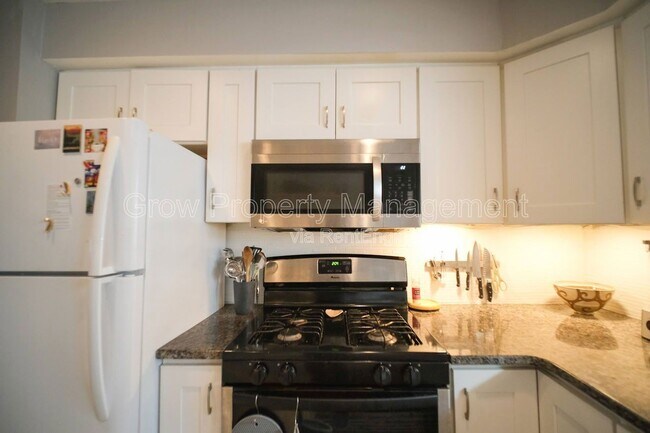 Building Photo - 928 Hoffman St