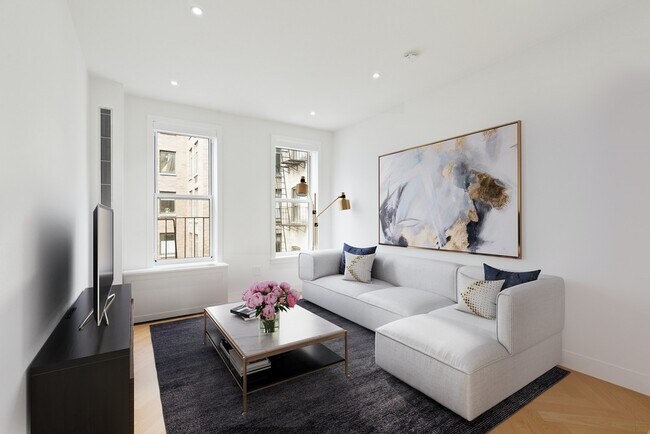 Building Photo - 336 W 95th St