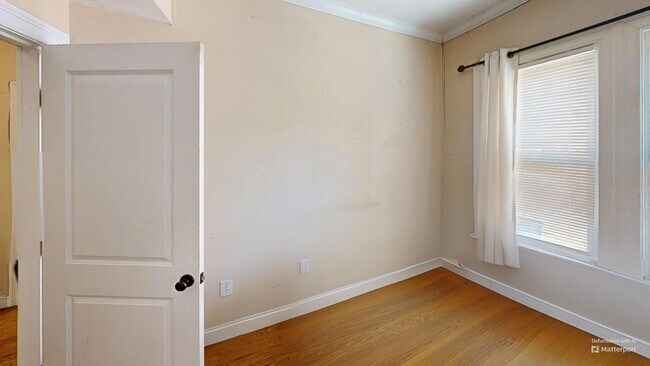 Building Photo - Mission Hill Area. Available September 1. ...