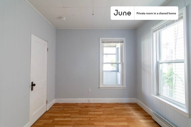 Building Photo - Room in Shared 3 bed/1 bath home