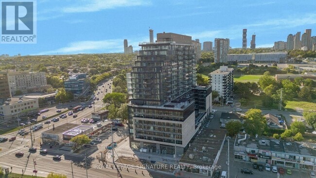 Building Photo - 3009-3009 Novar Rd