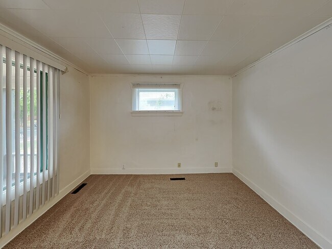 Building Photo - 1114 W Fairview Ave