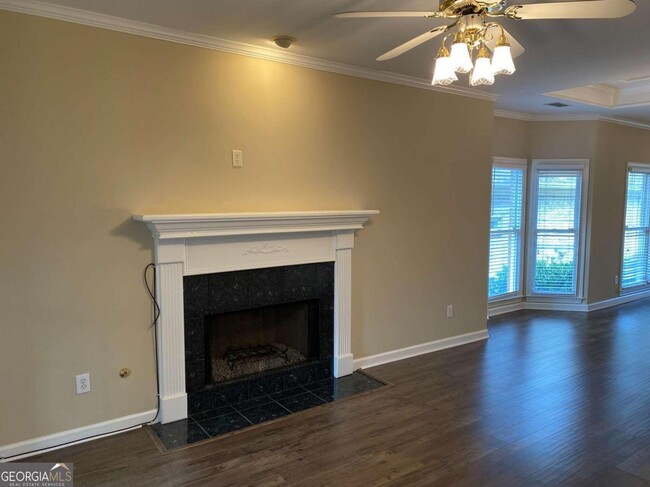 Building Photo - 1705 Glenhurst Dr