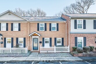 Building Photo - 8418 Knights Bridge Rd