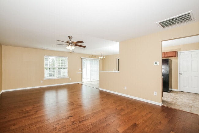 Building Photo - 4016 Eastside Ct