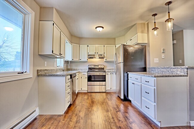 Building Photo - 6460 Indian Wells Dr
