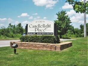 Building Photo - 1774 N Gregg Ave