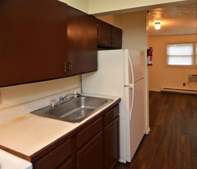 Building Photo - 1917 #16 Rainbow