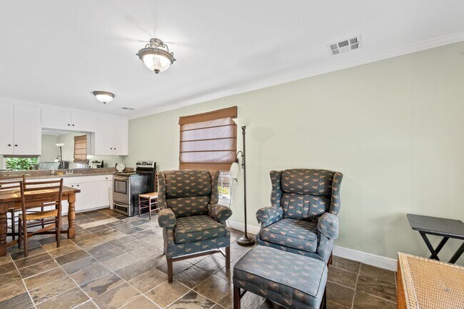 Foto del edificio - 1026 1/2 S Morgan Avenue