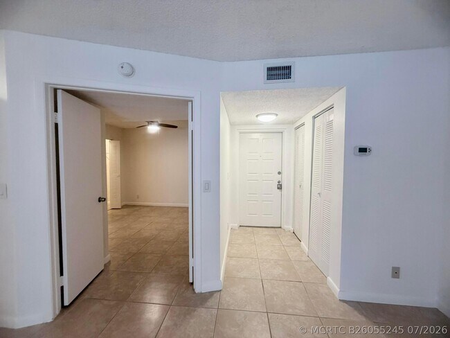 Foto del edificio - 9955 Westview Dr