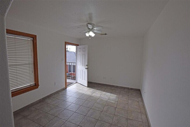 Foto del edificio - 1015 Claxton St