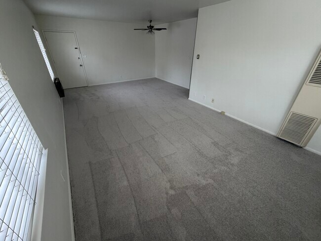 Foto del edificio - 1130 N Louise St