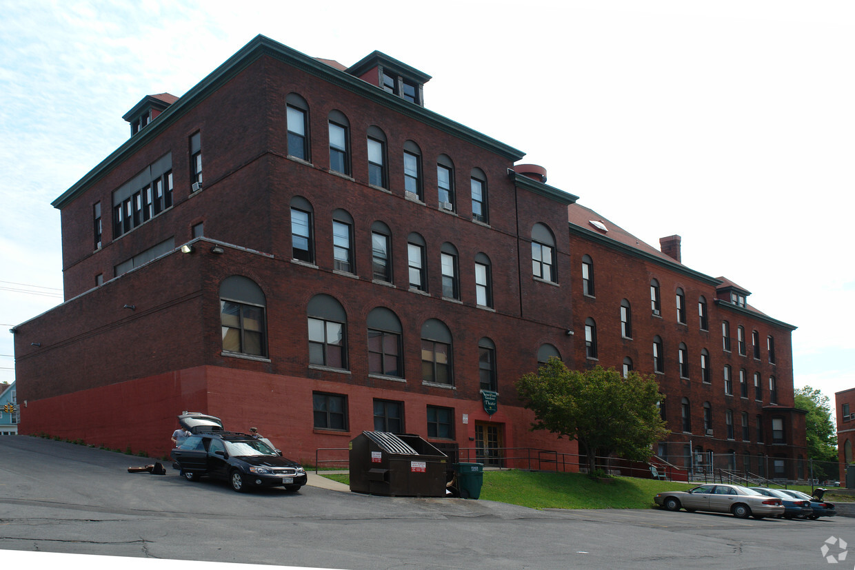 Primary Photo - Isabella Lofts