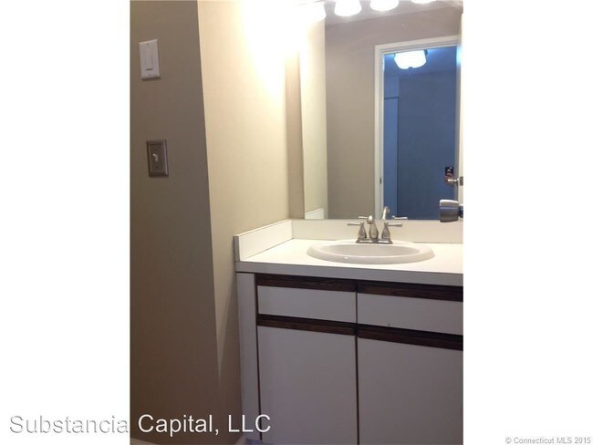 Foto del edificio - 184 Burgundy Hill Ln