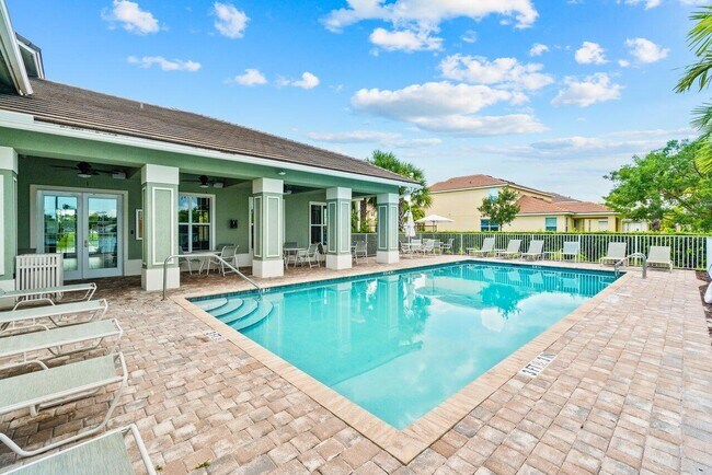Building Photo - 62 Sabal Ct