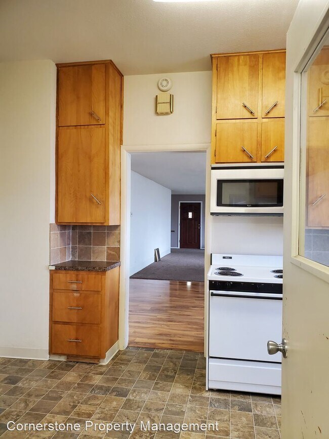 Foto del edificio - 3 br, 2 bath House - 423 Holly St.