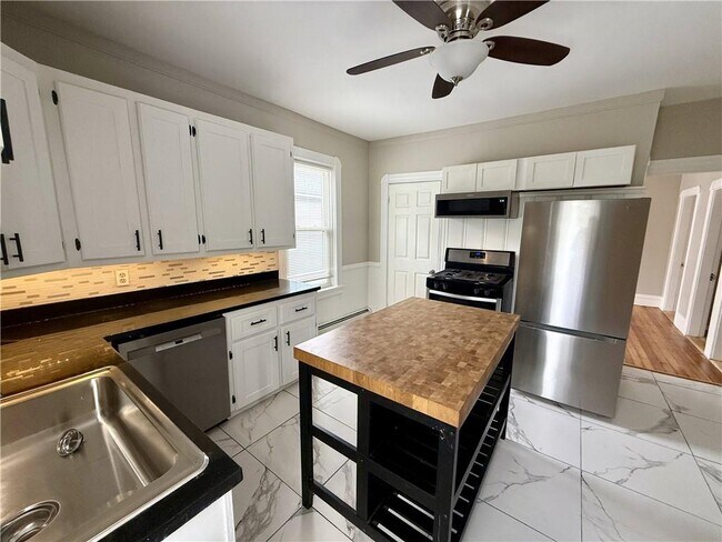 Building Photo - 43 Fruit Hill Ave