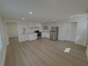 Building Photo - 1847 900 E