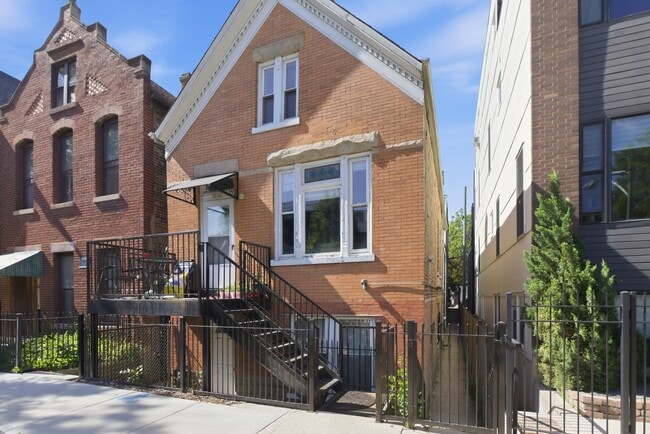 Building Photo - 2240 W Palmer St