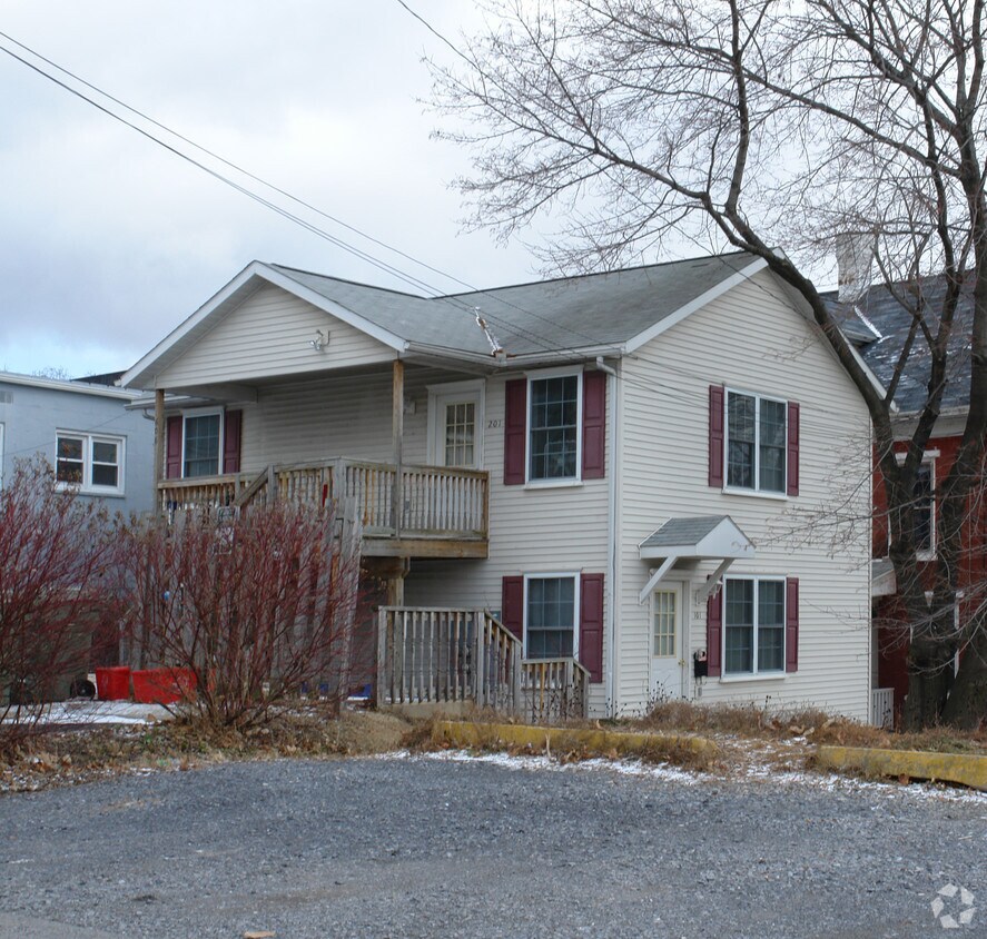 Foto del edificio - 607 W College Ave