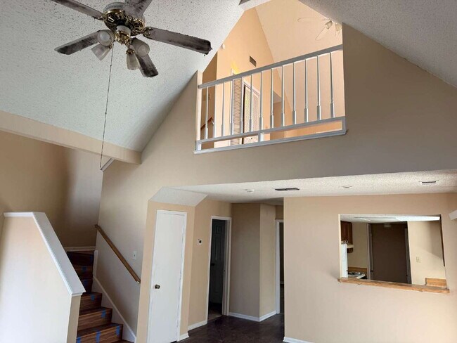 Foto del edificio - Two Bed/ Two Bath Duplex Home, Close to Ft. Sam Houston