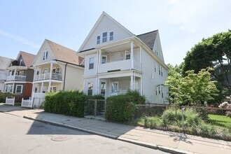 Building Photo - 67 Willowwood St