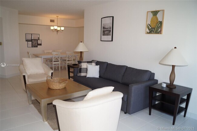 Foto del edificio - 2000 Island Blvd