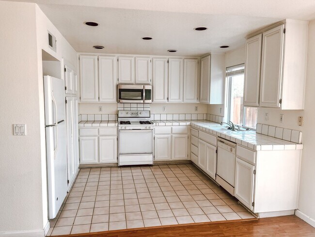 Foto del edificio - Updated Home in Pleasanton!